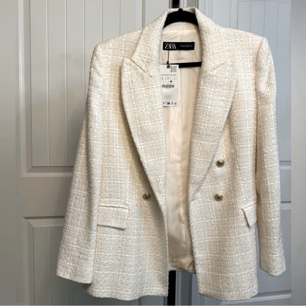 Zara women’s tweed cream Jackie O style blazer gold details - Picture 2 of 8